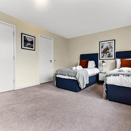 Large Group & Contractor Booking! Duplex W/Parking Милтон-Кейнс Экстерьер фото